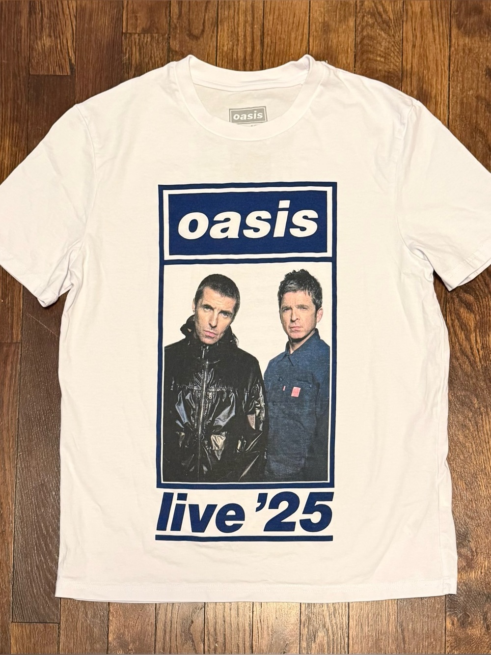 NWOT Oasis Unisex T-Shirt Colour Photo Live '25 World Tour